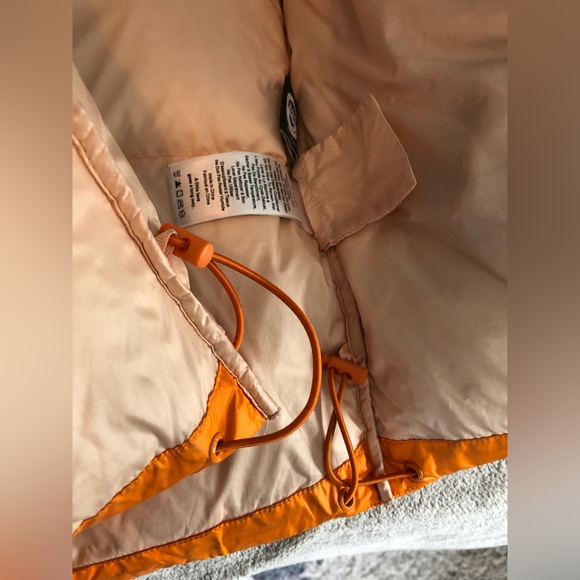 Womens aritzia mega puff jacket - Picture 14 of 14